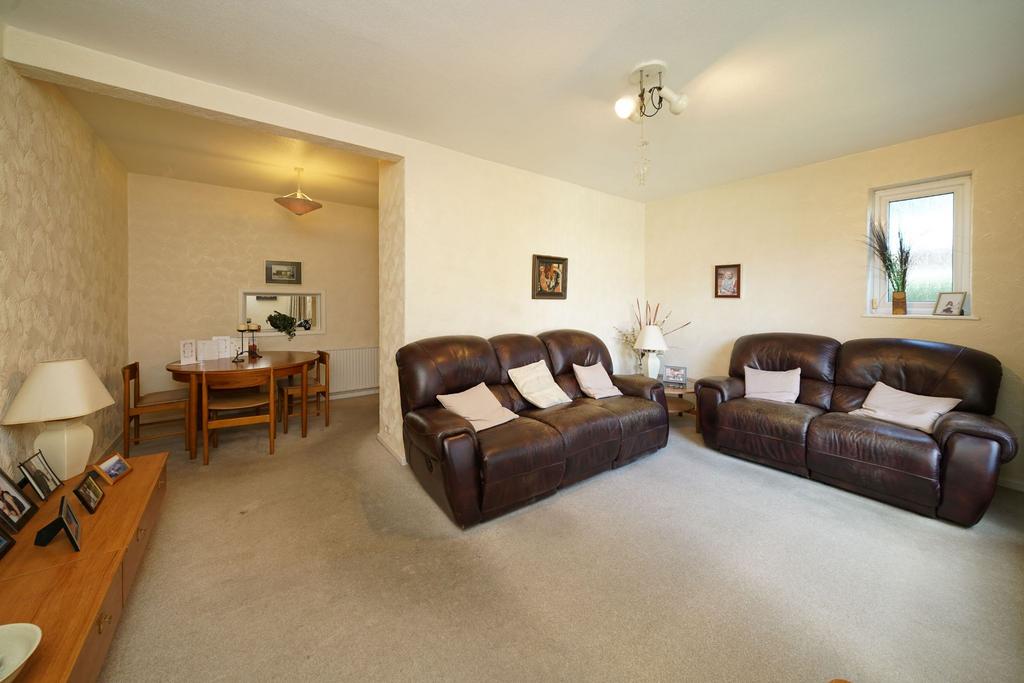 Whitegate Drive, Bolton, BL1 3 bed semidetached house £225,000