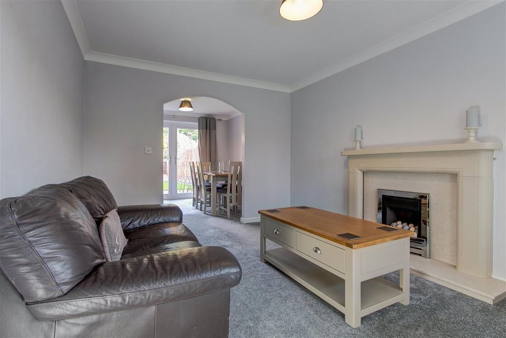 Lily Green Lane, Brockhill, Redditch, B97 6TZ 3 bed detached house for