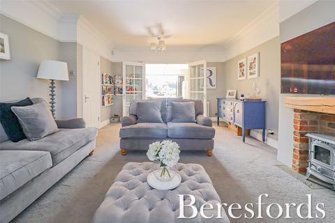 13 Hornbeam Avenue, Upminster, RM14 2NH