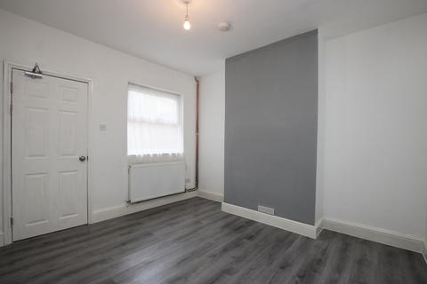 3 bedroom terraced house for sale, Field Street, Kettering, Northamptonshire, NN16