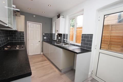 3 bedroom terraced house for sale, Field Street, Kettering, Northamptonshire, NN16