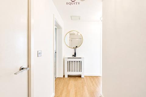 2 bedroom flat for sale, Main Avenue, Enfield, EN1