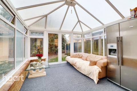 31 Tollgate Drive, Hayes, UB4 0NP