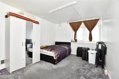 2 bedroom flat for sale, Love Lane, Woodford Green, Essex