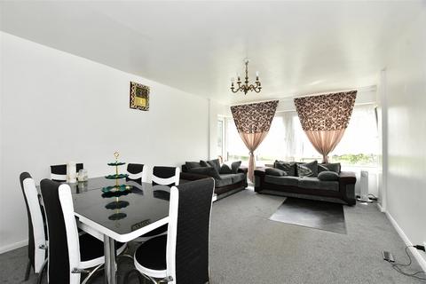 2 bedroom flat for sale, Love Lane, Woodford Green, Essex