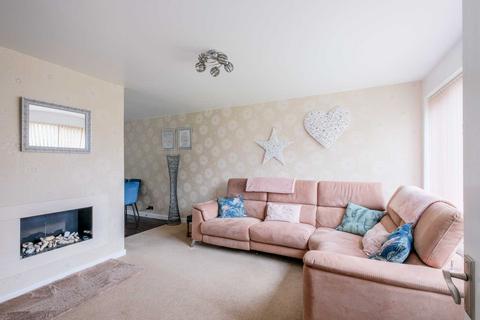 3 bedroom detached house for sale - Hambledon Avenue, Holmfirth HD9
