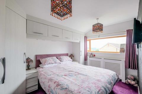 3 bedroom detached house for sale - Hambledon Avenue, Holmfirth HD9