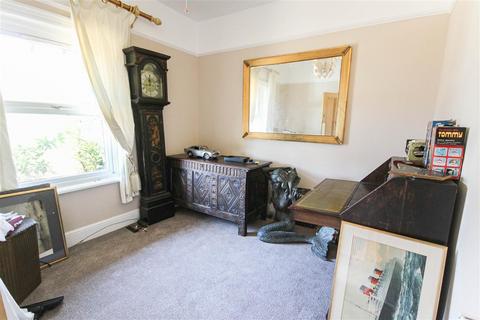 6 bedroom semi-detached house for sale, Upper Shirley Avenue, Southampton