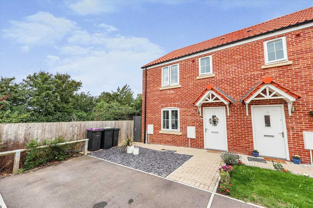 Rushfield Way, Branston 3 bed semidetached house for sale £100,000