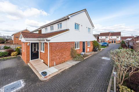 Flat 2 Ashmead Close, Ashford, TW15 1HT