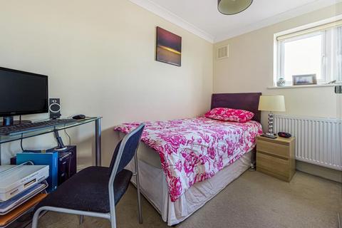 Flat 2 Ashmead Close, Ashford, TW15 1HT