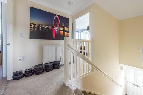 Flat 2 Ashmead Close, Ashford, TW15 1HT