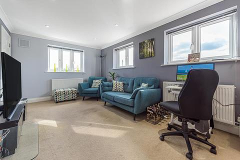 Flat 2 Ashmead Close, Ashford, TW15 1HT