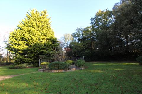 1 bedroom ground floor flat to rent, Hutton Court Rayleigh Road, Hutton, Brentwood, Essex, CM13