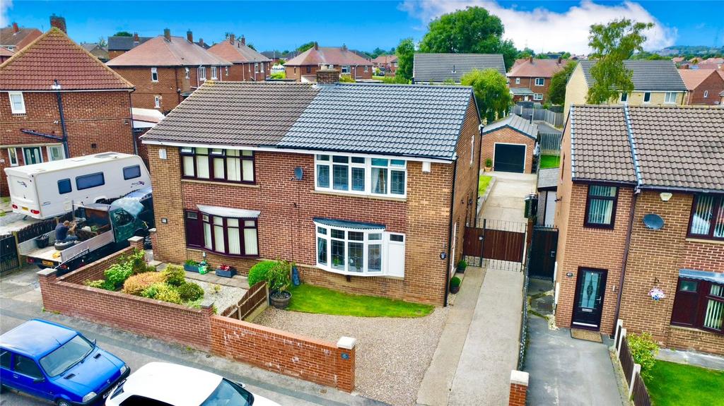 Chatsworth Road, Athersley South, S71 3 bed semidetached house for