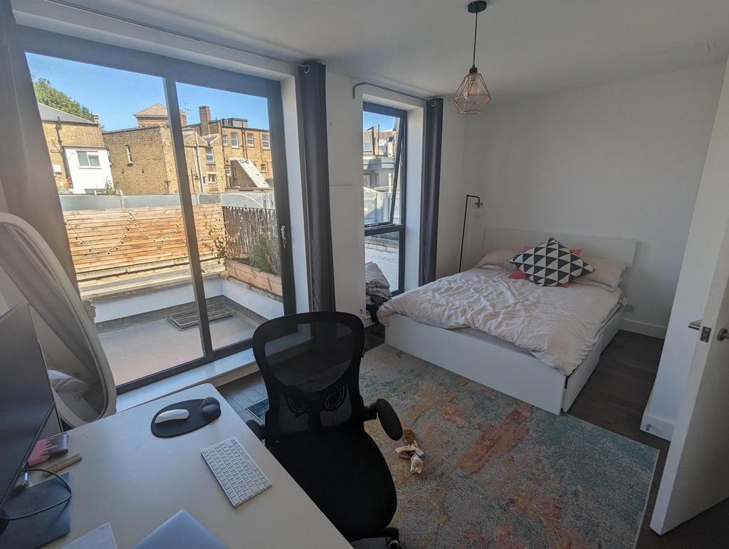 Dulwich Road, Herne Hill, London, SE24 1 bed flat £1,700 pcm (£392 pw)