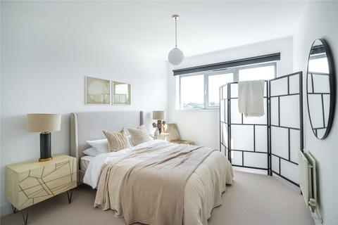 3 bedroom flat for sale, Lanesborough Court, 1 Chillingworth Road, London