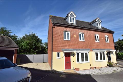 4 bedroom semi-detached house for sale - Meredith Way, Tuffley, Gloucester, Gloucestershire, GL4