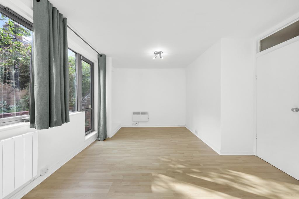 Apartment in Regents Park - View 2