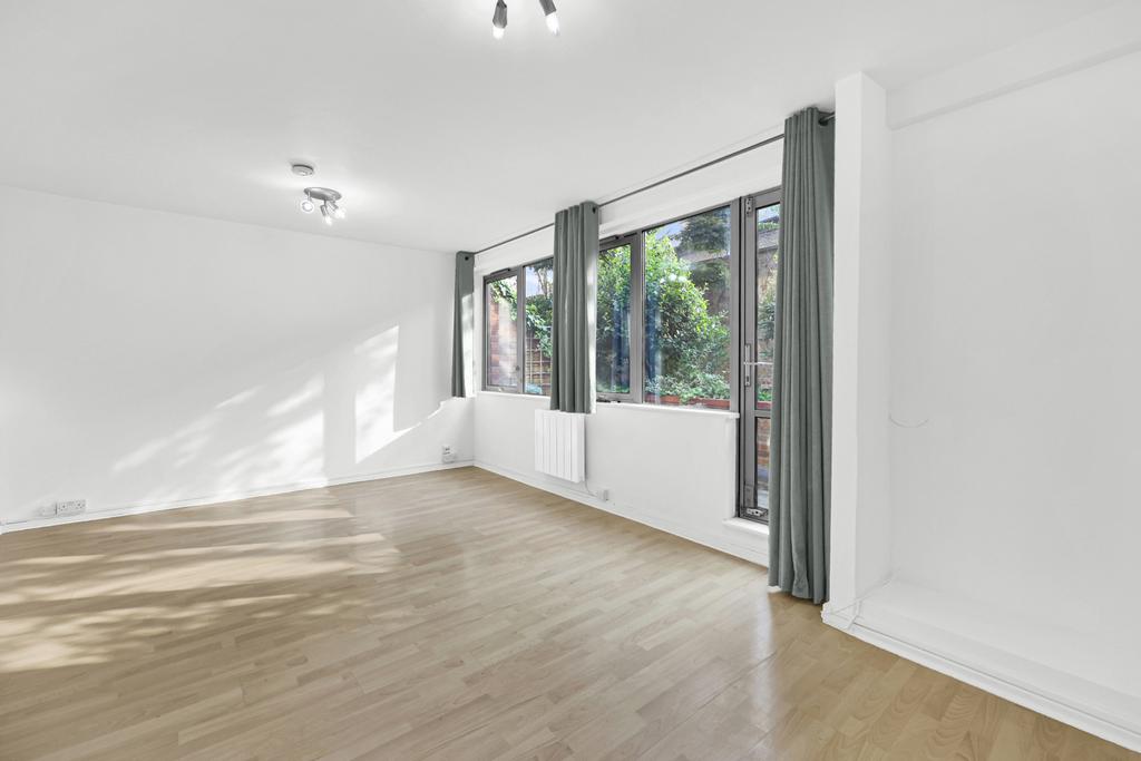 Apartment in Regents Park - View 3