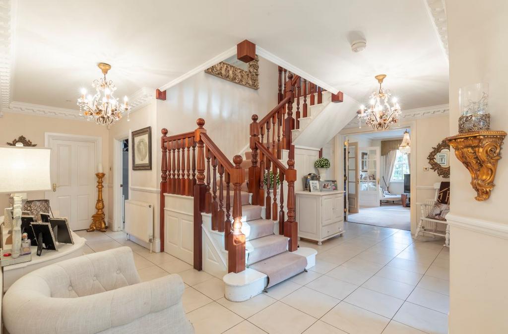 Kingsland House, North Street, Winkfield, Windsor, Berkshire, SL4 4TE 6