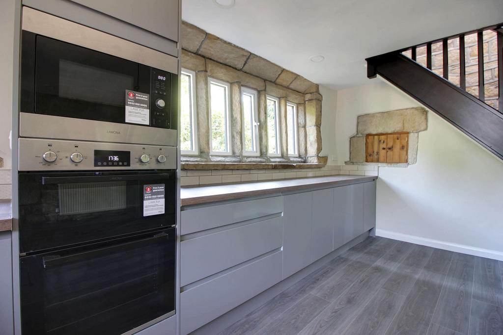 Butterworth End, Butterworth End Lane, Norland HX6 3SD 3 bed detached