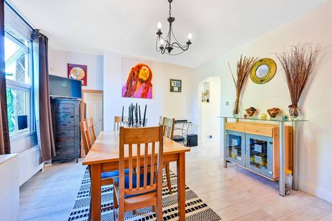 132 Elm Road, New Malden, KT3 3HS