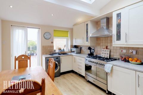 14 Kingsway, Wombwell, Barnsley, S73 0EA