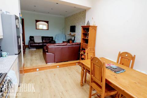 14 Kingsway, Wombwell, Barnsley, S73 0EA