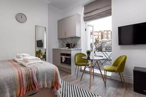 Studio to rent, Pembridge Villas (2), Notting Hill, London, W11