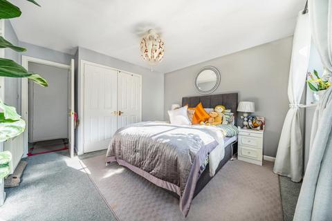 2 bedroom terraced house to rent, Harvest Way,  Witney,  OX28