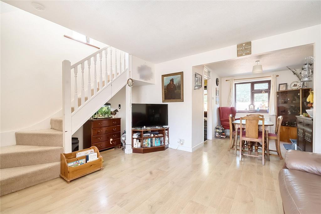Willowdale Close, Petersfield, Hampshire, GU32 2 bed end of terrace house for sale £279,000