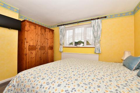 71 Green Glade, Theydon Bois, Epping, CM16 7LZ