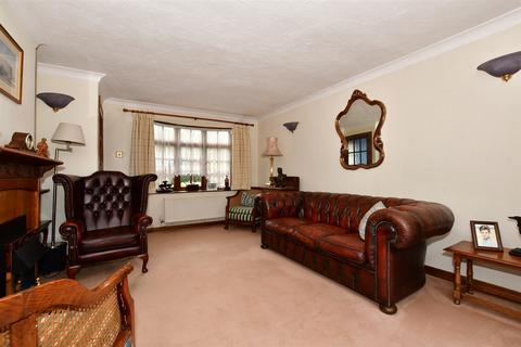 71 Green Glade, Theydon Bois, Epping, CM16 7LZ