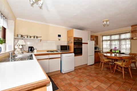 71 Green Glade, Theydon Bois, Epping, CM16 7LZ