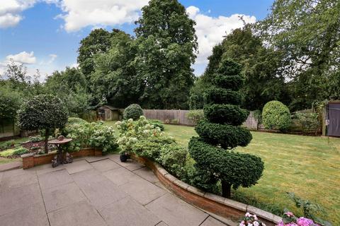 71 Green Glade, Theydon Bois, Epping, CM16 7LZ