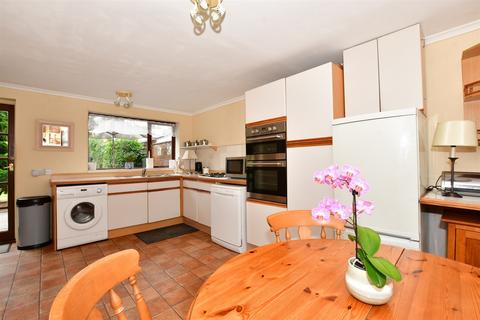 71 Green Glade, Theydon Bois, Epping, CM16 7LZ