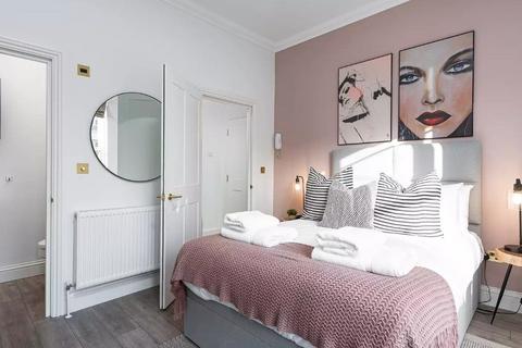 Studio to rent, Pembridge Villas (1), Notting Hill, London, W11