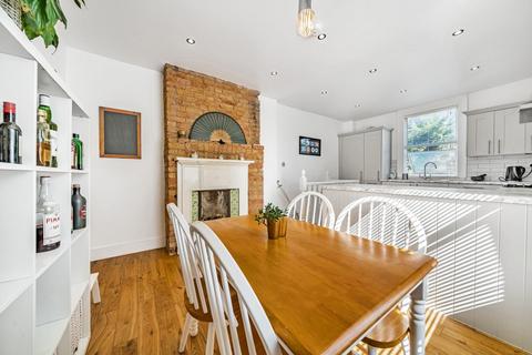 33 Avarn Road, London, SW17 9HB