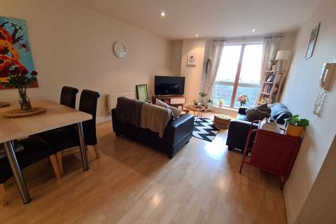 2 bedroom house to rent, Cromwell Court, Leeds