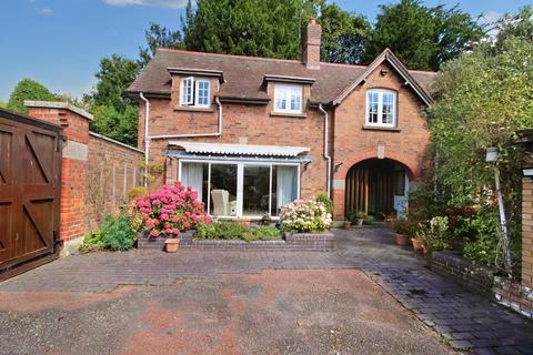 4 bedroom detached house for sale, The Bank House Lodge, Longhills Road, Church Stretton SY6