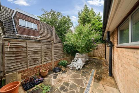 22 Nursery Road, Sunbury-on-thames, TW16 6LB
