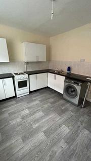 2 bedroom apartment to rent, Ystrad Road, Pentre