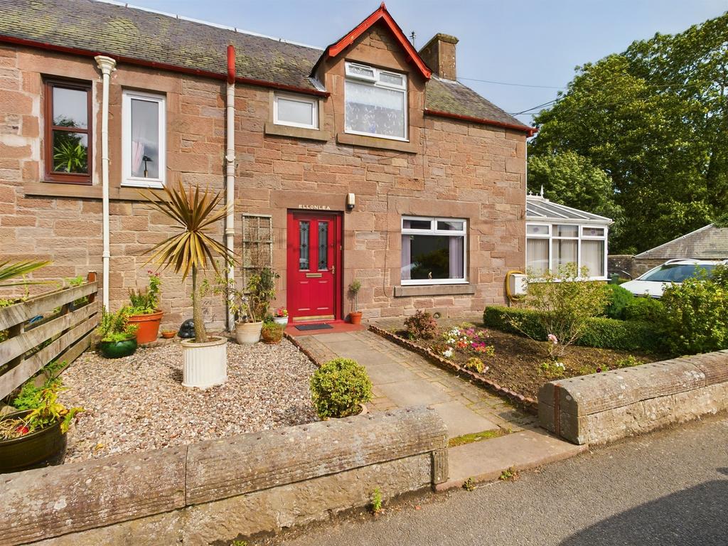 School Road, Coupar Angus, Perthshire, PH13 2 bed terraced house for