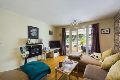 23 Auckland Close, Northampton, NN2 7BJ
