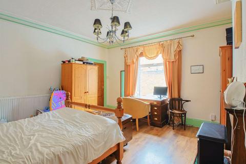 16 Beech Road, Sowerby Bridge, HX6 2LE