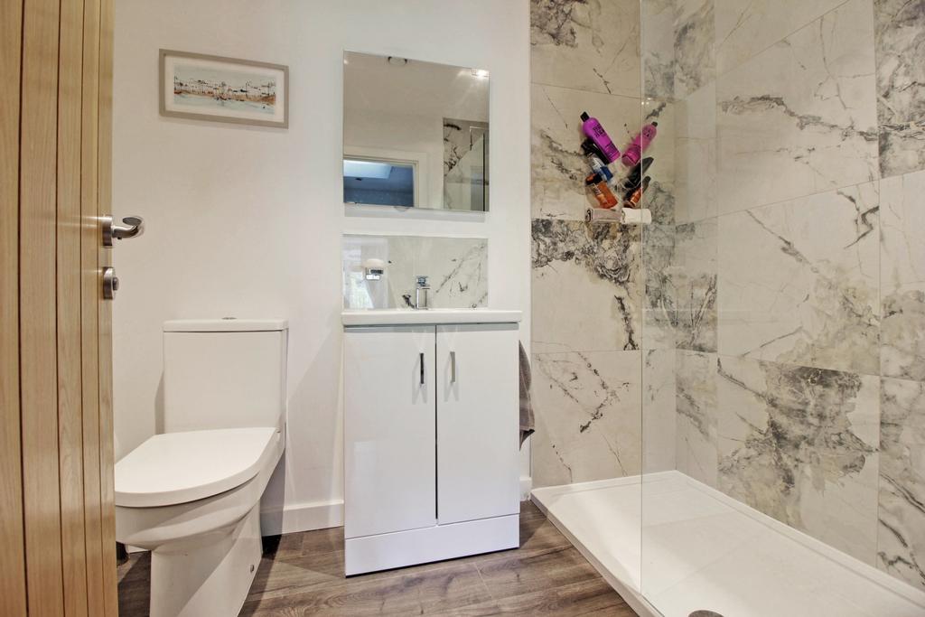 Bedroom 3 Ensuite