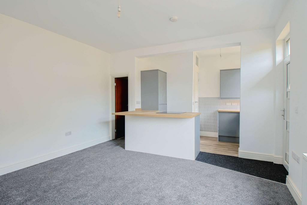 Springfield Terrace, Midgley, Halifax HX2 6TZ 3 bed terraced house £
