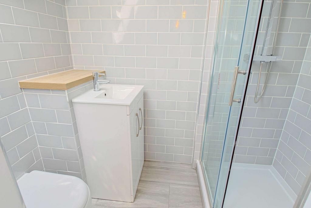 En Suite to Attic Bedroom