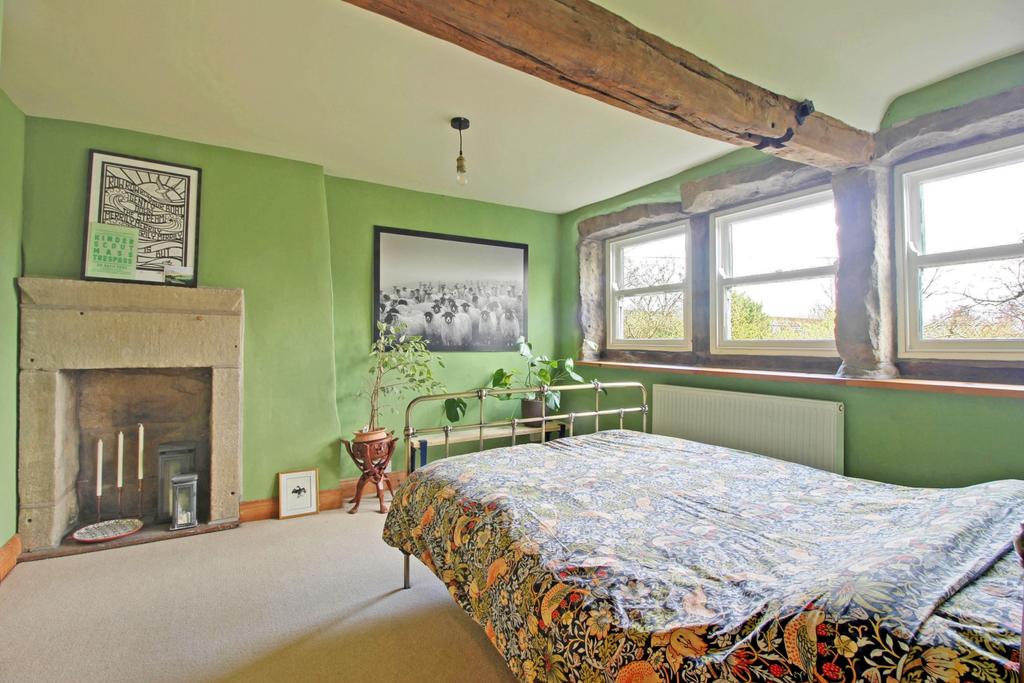 Bedroom 1 - double